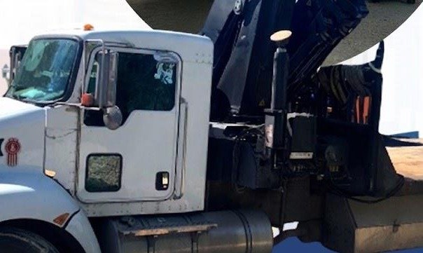 Montacargas y grúa articulada HIAB